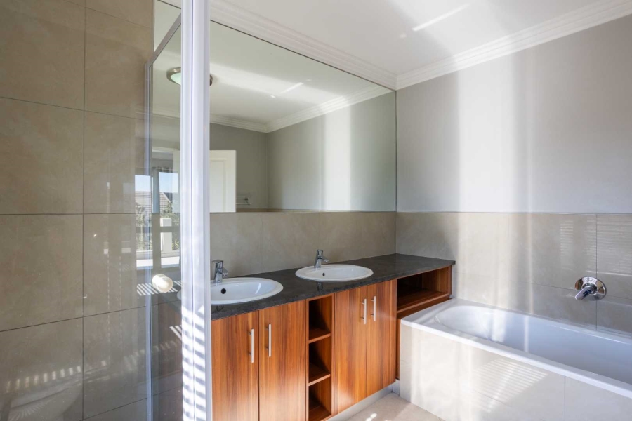 To Let 3 Bedroom Property for Rent in Val De Vie Estate Western Cape